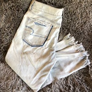 Destroyed American Eagle Light Wash Jeans